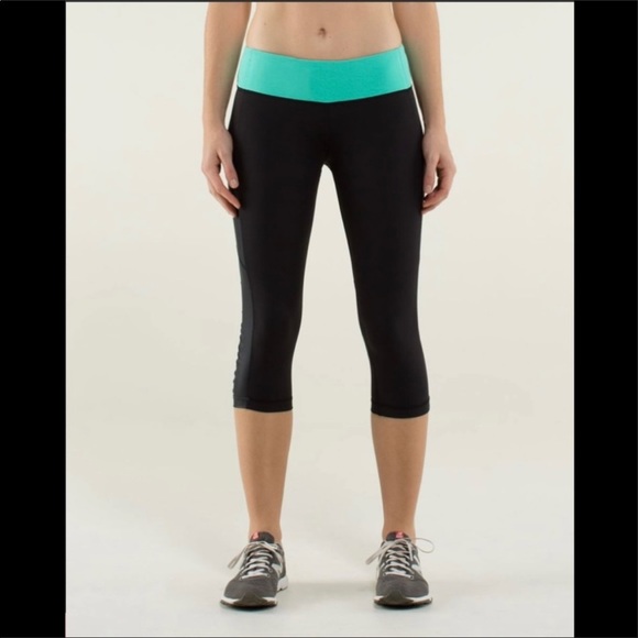 lululemon athletica Pants - Lululemon Cut the crop leggings size 6